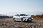 Lexus LS500h AWD 2017 года (WW)